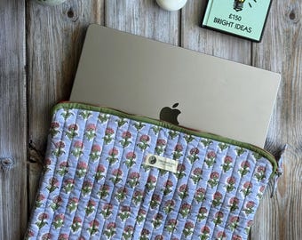 Ditsy Daisy Laptop Sleeve, Quilted MacBook Case, 15 Inch Cotton Laptop Cover, Gift for Her
