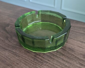 Popielniczka Blenko Art Glass, zielona, vintage, z połowy XX wieku, z teksturą groszkową, MCM, ciężka
