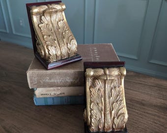 Gold Vergoldetes Harz und Faux Holz Corbel Buchstützen | Klassisches Akanthusblatt Design