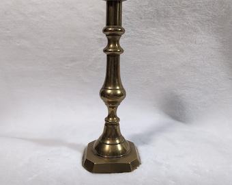 Candelabro antiguo de latón macizo de 30 cm (12"), pesado, clásico, para velas cónicas, estilo victoriano.