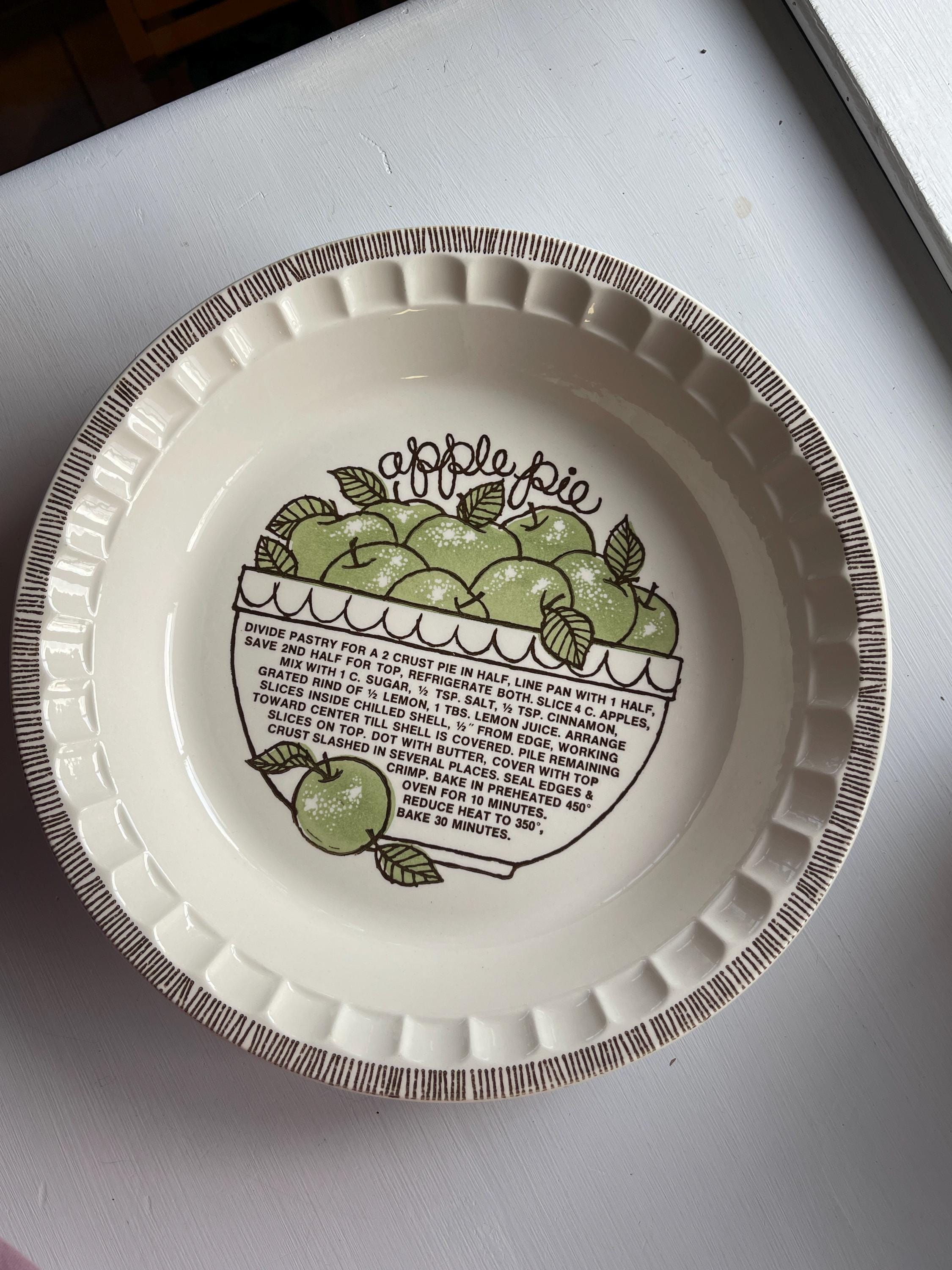 Vintage Apple Pie Dish Ceramic Pie Baker Country Harvest Royal