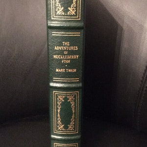 The Adventures of Huckleberry Finn By Mark Twain Oxford University Press 1982