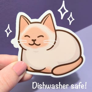 Krämfärgad siamesisk kattlimpa-klistermärke; Flampunkt; Vattentät diskmaskinssäker matt vinylklistermärke