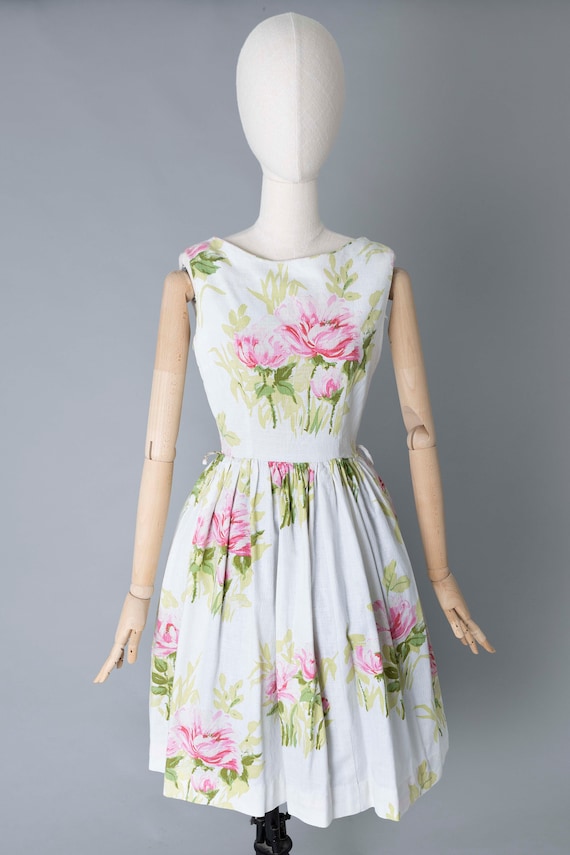 Vintage 1950's 60's Floral Sleeveless Pink and Wh… - image 2