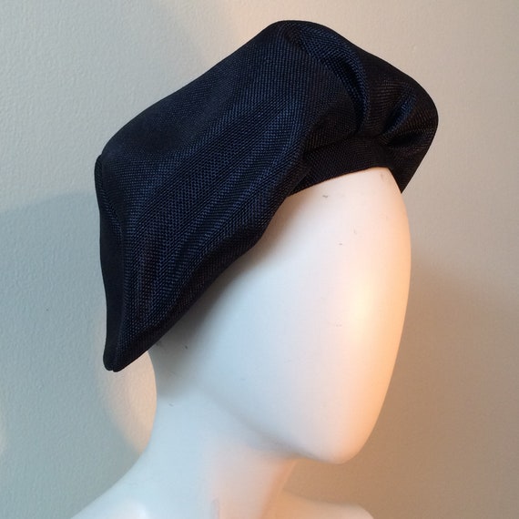 Navy Straw Vintage Beret, Like New Vintage Design,