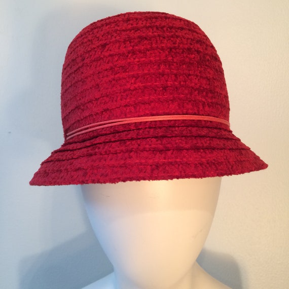 Red Cloche Hat, Vintage Lord & Taylor's Hat, Wint… - image 1