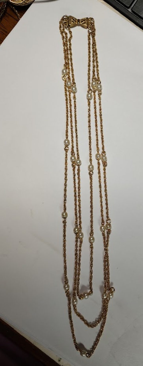 Vintage 3 Strand Gold tone and pearl necklace