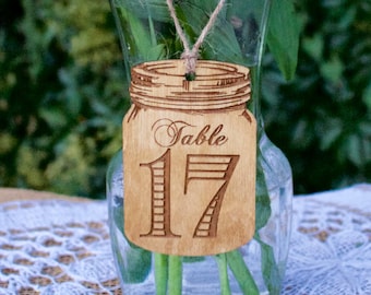Mason Jar Tag, rustikale Tischnummern, Hochzeit Tischnummer, Wein-Tags, Holz Tischnummern, Tisch-Dekor, Herzstück, Land Hochzeit
