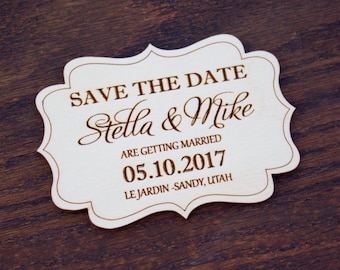 Boda de lujo, guardar la fecha, personalizado guardar la fecha, imanes de madera, tarjeta grabada láser, ubicación de la boda, boda de destino, imán rústico