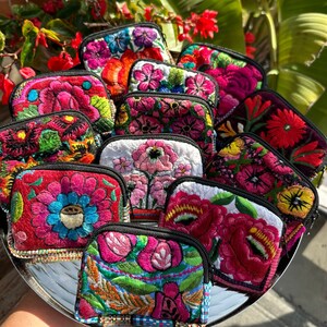 Monederos bordados discount