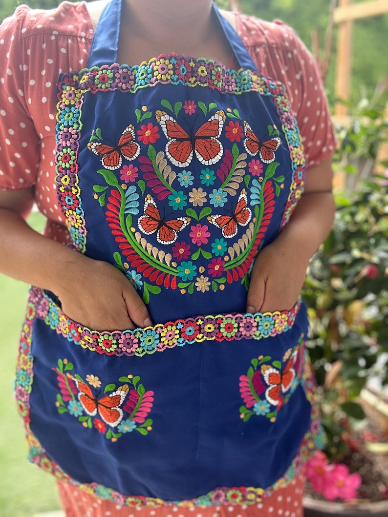 Embroidered Apron with Butterflies/ Mandil bordado con mariposas/ monarcas Monarca Royal Blue