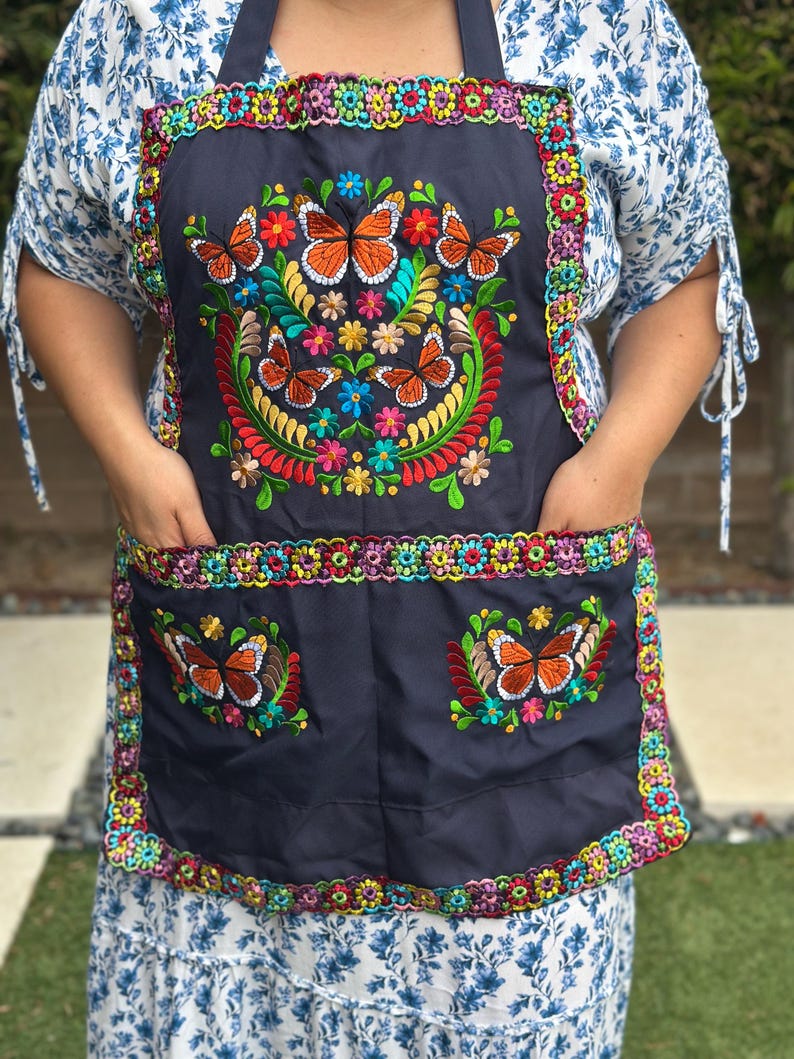 Embroidered Apron with Butterflies/ Mandil bordado con mariposas/ monarcas Monarca Navy
