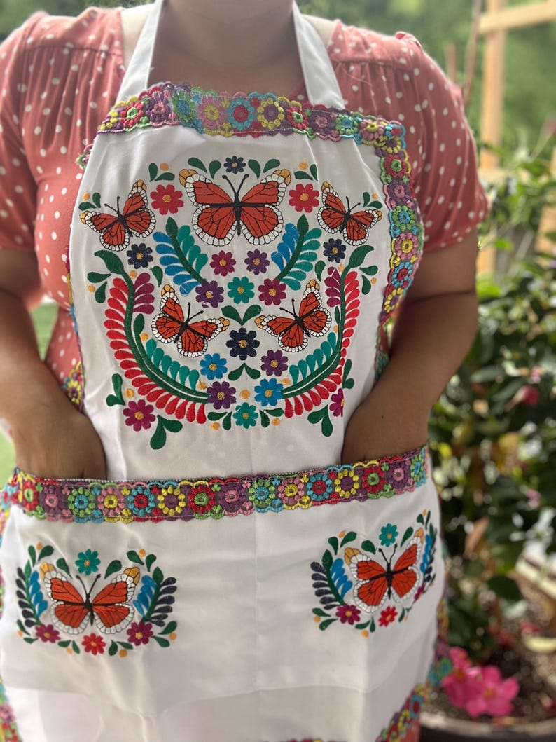 Embroidered Apron with Butterflies/ Mandil bordado con mariposas/ monarcas Monarca White # 2