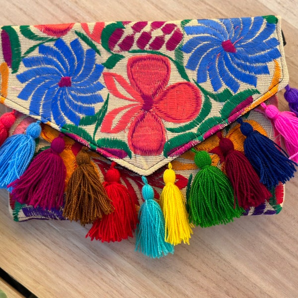 Embroidered Floral Crossbody Clutch - Mexican embroidered clutch - Women floral clutch