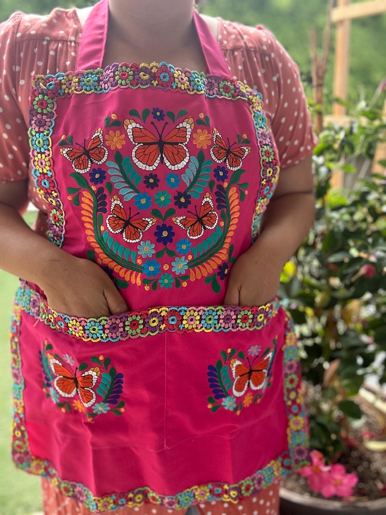 Embroidered Apron with Butterflies/ Mandil bordado con mariposas/ monarcas immagine 16