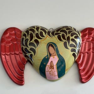 Ceramic Corazón con Alas con Virgen de Guadalupe