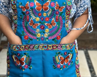 Embroidered Apron with Butterflies/ Mandil bordado con mariposas/ monarcas