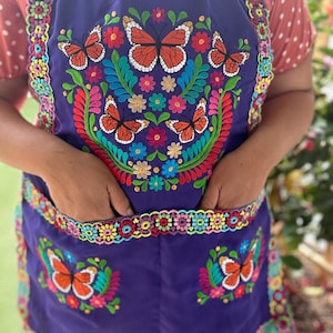 Embroidered Apron with Butterflies/ Mandil bordado con mariposas/ monarcas Monarca Purple