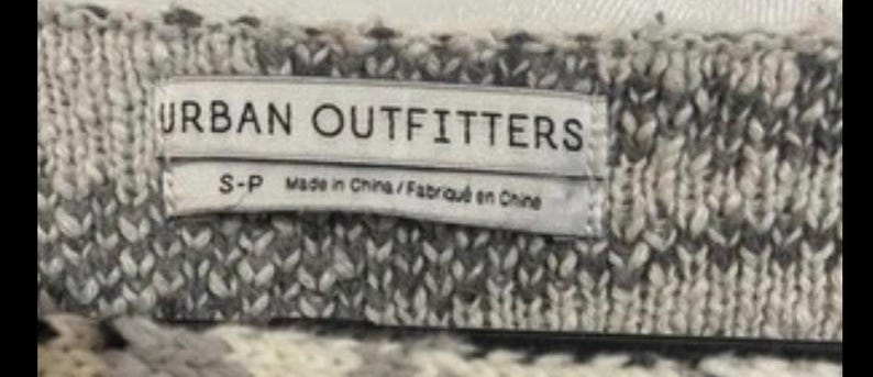 Urban Outfitters Dam Y2k Grå Beskuren Tröja Peace Love Storlek Small Petite bild 3