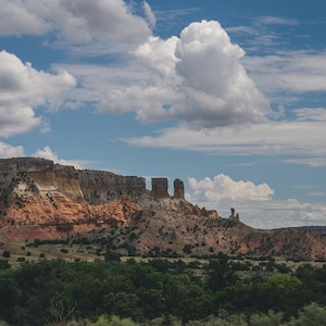 New Mexico, Chimney Rock New Mexico Foto, New Mexico Fotokunst, Berg Wand Kunst Südwesten Landschaft Red Rock Bildung, Geist-Ranch