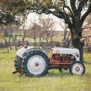 Vintage Tractor Photo, Rustic Tractor, Old Farmhouse, Antique, Classic Tractor, Country Home Decor, Farmhouse, Rustic Wall Decor Cabin Decor