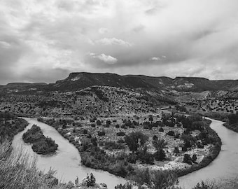 Fotografia do Novo México, Foto de paisagem, Rio Brazos, Pinheiros, Arte do Novo México Arte da parede da montanha, Preto e branco, Paisagem do sudoeste