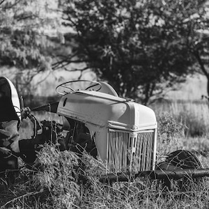 Vintage Tractor Photo, Rustic Tractor, Old Farmhouse, Antique, Classic Tractor, Country Home Decor, Farmhouse, Rustic Wall Decor Cabin Decor