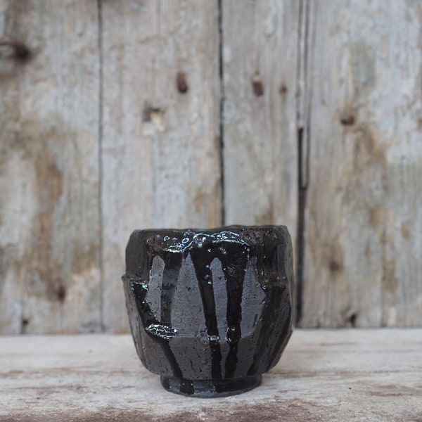 Yunomi "Isländischer Basalt", handgemachte Raku Keramik Teetasse, japanische Tasse, Matcha-Tee