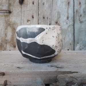 Chawan Raku &quot;I Carved Ice and Stone to Get to You&quot;, Tazza da Tè Matcha in Ceramica Raku Fatta a Mano, Tazza Giapponese Cerimonia del Tè