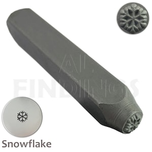 Snowflake Hole Punch, Make Your Own Winter Snow Confetti With This Handheld  Hole Punch, Great for Scrapbooks, Card Making, and Parties 