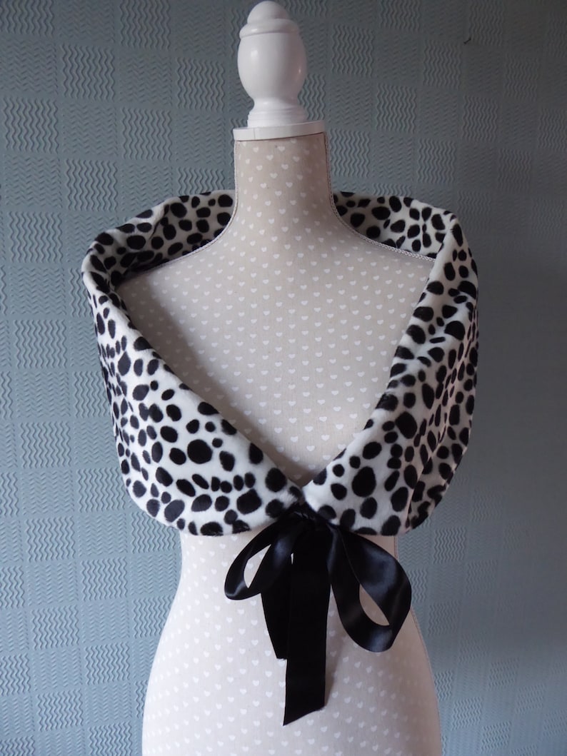 Cruella de ville stole Dalmatian print wrap black and white faux fur shawl