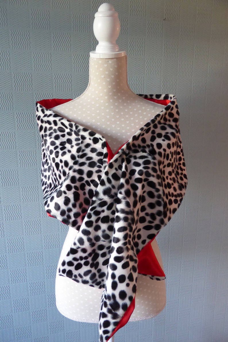 Cruella de ville stole//wrap//shrug Dalmatian faux fur Halloween fancy-dress