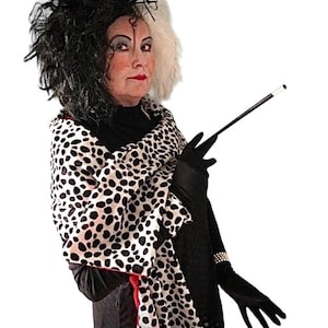 cigarette holder cruella Cruella Cigarette