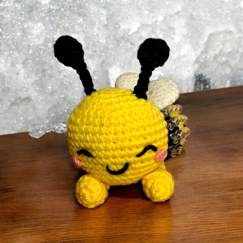 Bumblebee Crochet Pattern Beaded Low Sew Fidget Fun: DIY Bumble Bee ...