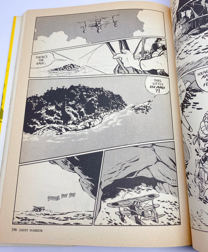 Puede incluir: Una p&aacute;gina de c&oacute;mic en blanco y negro con un panel que muestra una peque&ntilde;a isla con el texto "THIS LITTLE ISLAND?!" en un globo de di&aacute;logo. El panel de abajo muestra un avi&oacute;n volando sobre el agua con el texto "PUTTER PUT PUF" en un globo de di&aacute;logo.