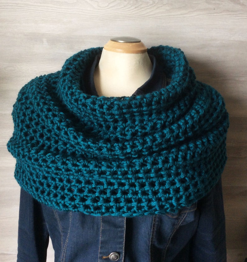 EMELINE CAPELET Acrylic and Superwash Wool, Infinity scarf capelet, chunky knit scarf, chunky knit cape, wrap sweater, cozy shoulder shawl TURQUOISE GREEN