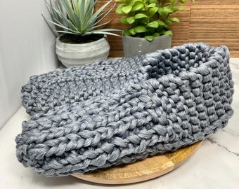 Handmade Knitted Slippers: Unisex PHENTEX Yarn House Shoes