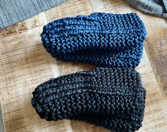 Handmade Knitted Slippers: Unisex PHENTEX Yarn House Shoes