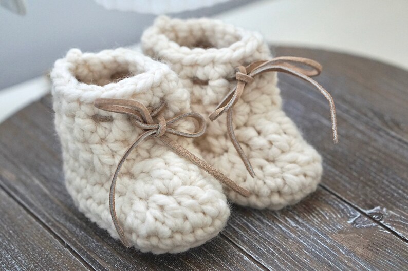 Newborn Gift, Gender Neutral Baby Gift, Baby Booties Gift for Baby Shower, Baby Gift, Newborn Gift, Wool Booties Baby image 4