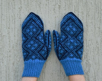 Blue shades hand knitted mittens Knit Wool mittens Patterned mittens