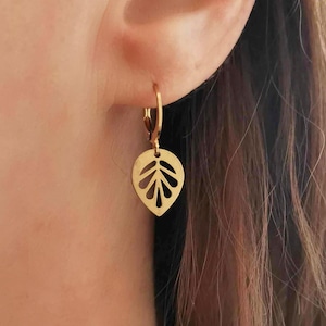 Boucles d'oreilles minimalistes, petites boucles or, feuille
