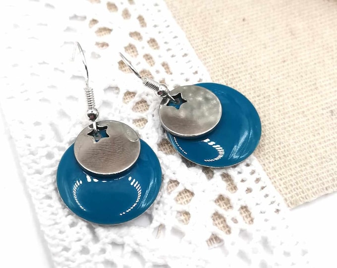 Round earrings, blue