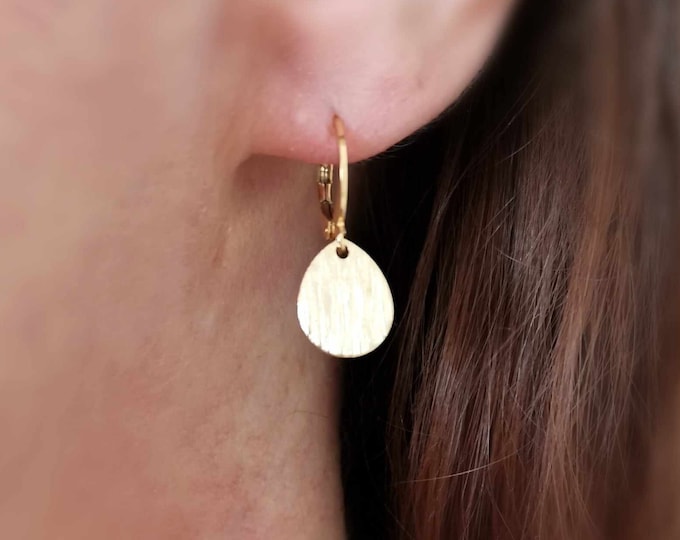 Minimalist earrings, small gold earrings, teardrop