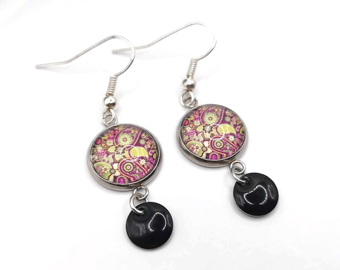 Cabochon earrings with Indian motifs