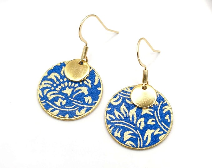 Mismatched yuzen earrings, blue and gold