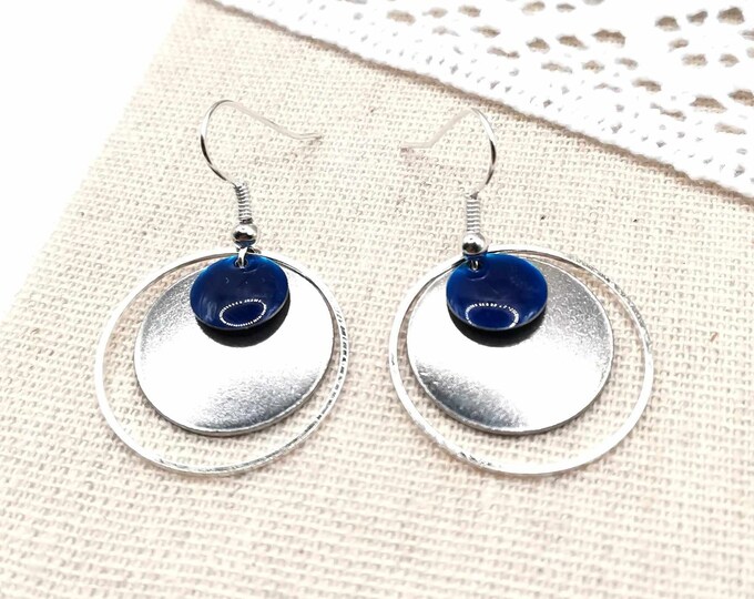 Round earrings, blue and silver