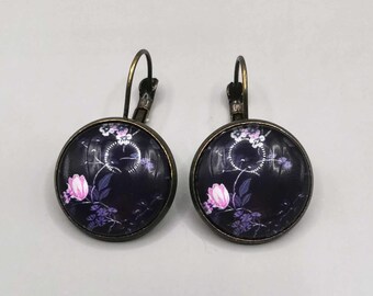 Boucles d'oreilles dormeuses cabochon fleurs