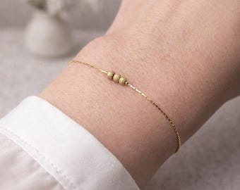 Strukturiertes Perlenarmband – Minimalistisches Armband – 18 Karat vergoldeter Edelstahl – Elegantes Damenschmuckstück