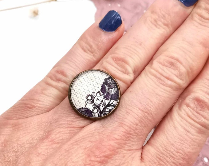 Lace cabochon ring, adjustable bronze ring