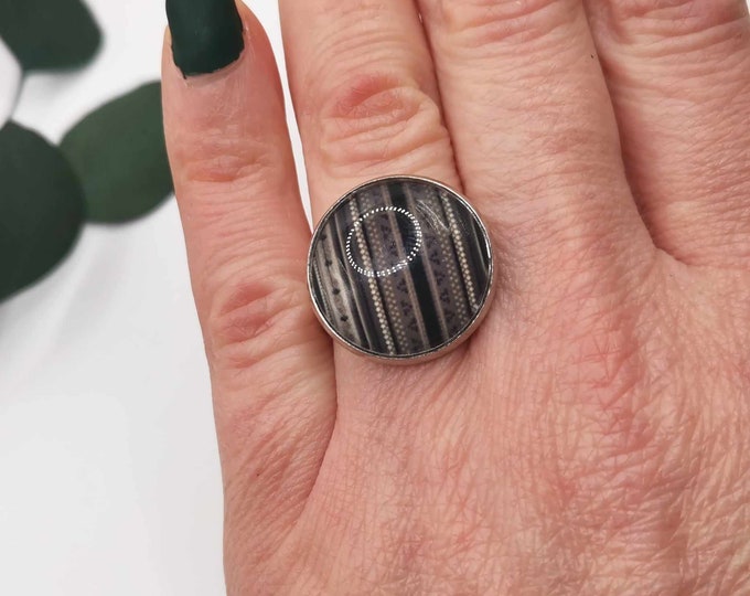Striped cabochon ring, adjustable silver ring